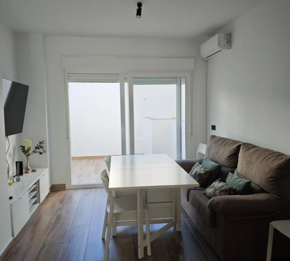 Apartamento De Dos Habitaciones Barbate Spain