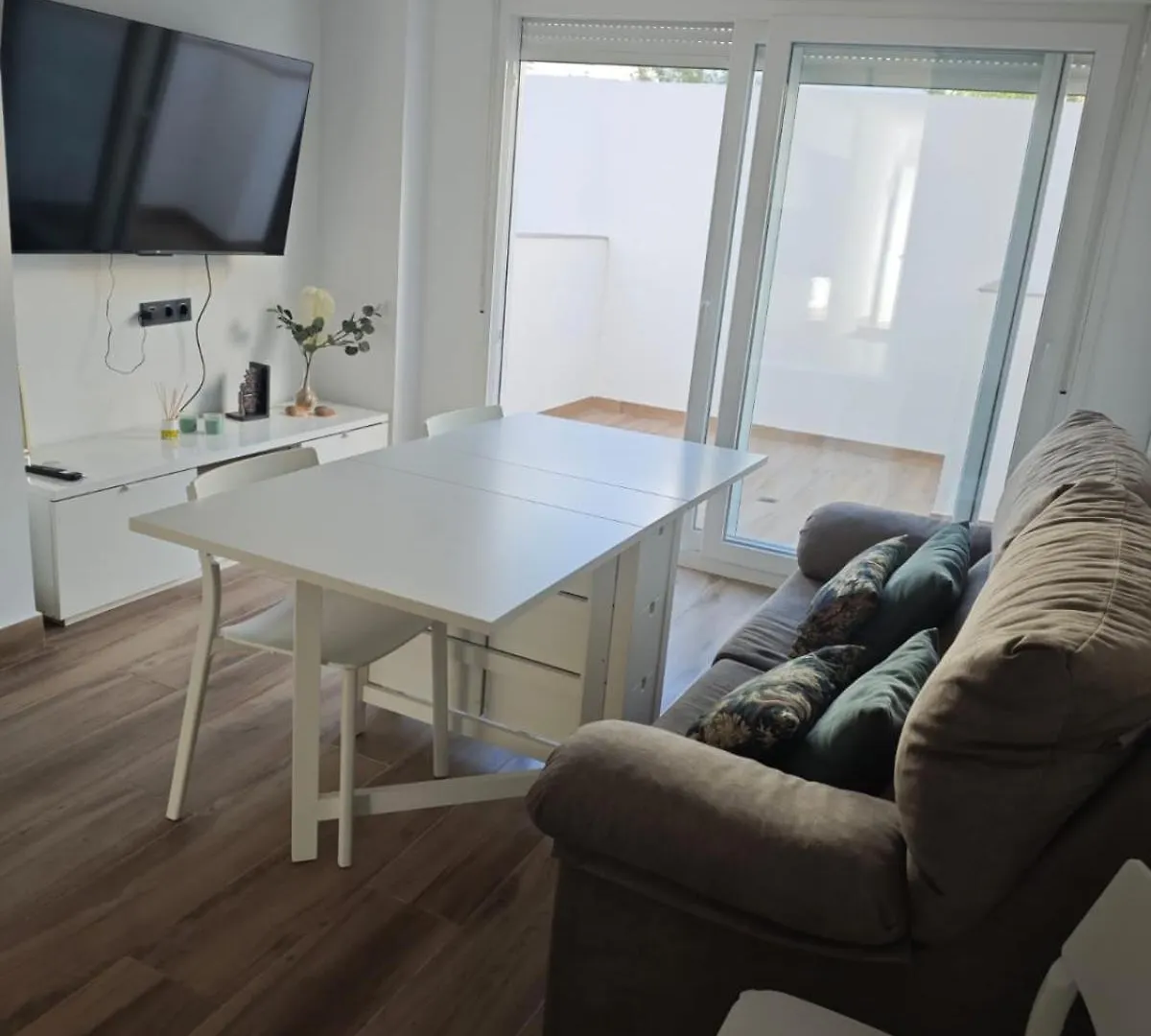 Apartamento De Dos Habitaciones contacts
